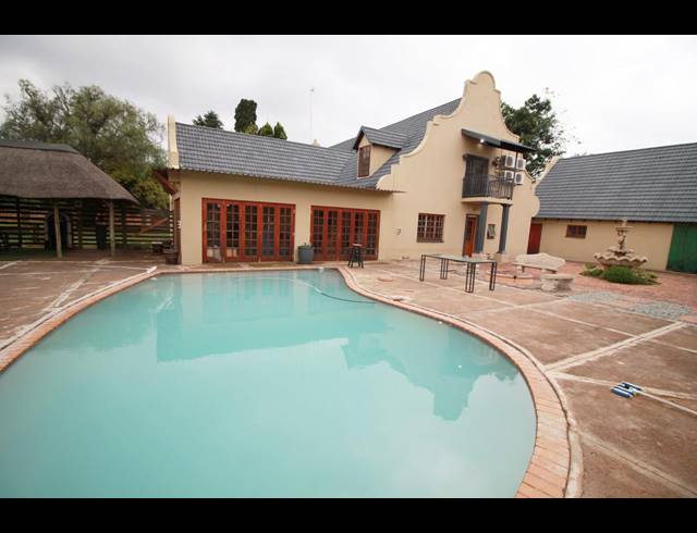8 BEDROOM FREEHOLD FOR SALE IN RAND COLLIERIES